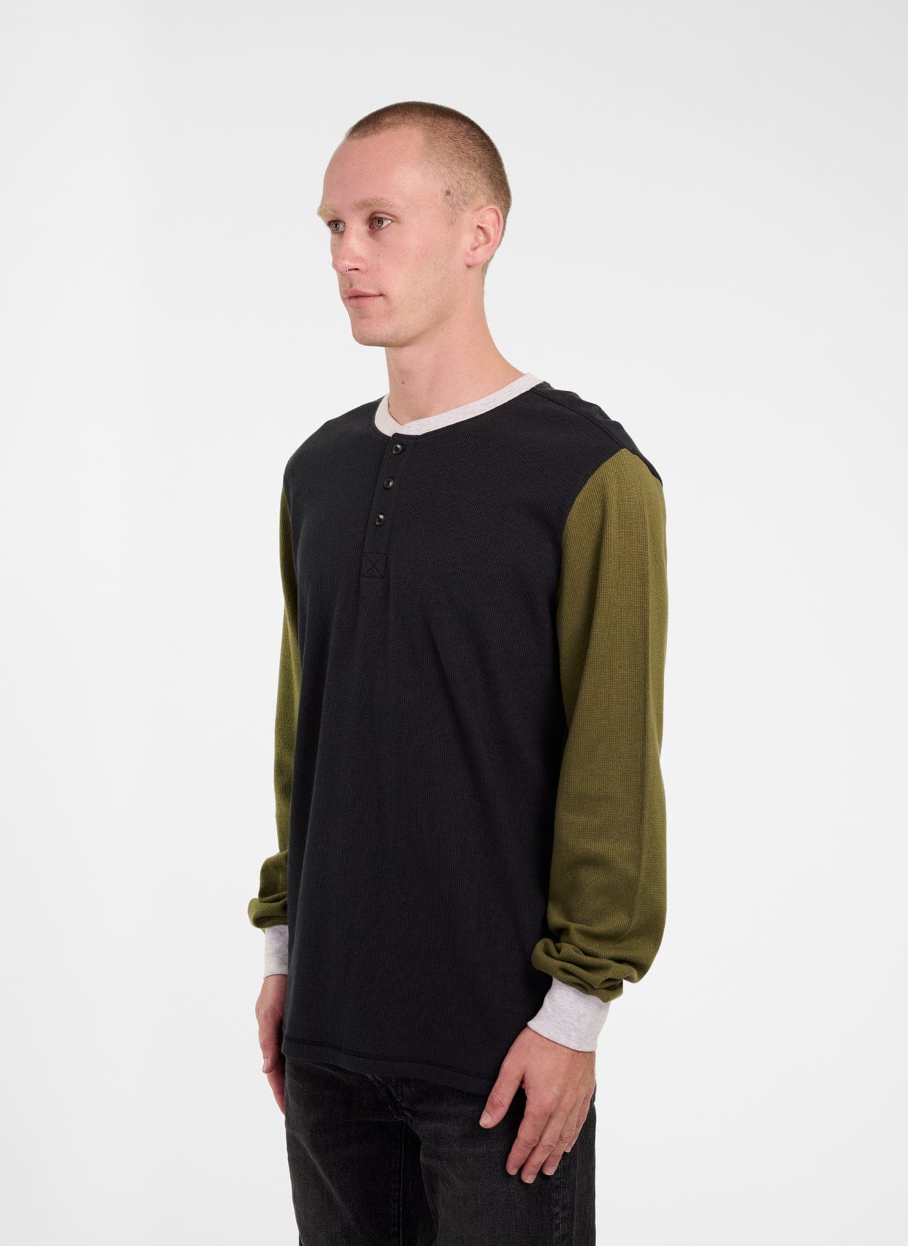 ELIJAH TEE product photo