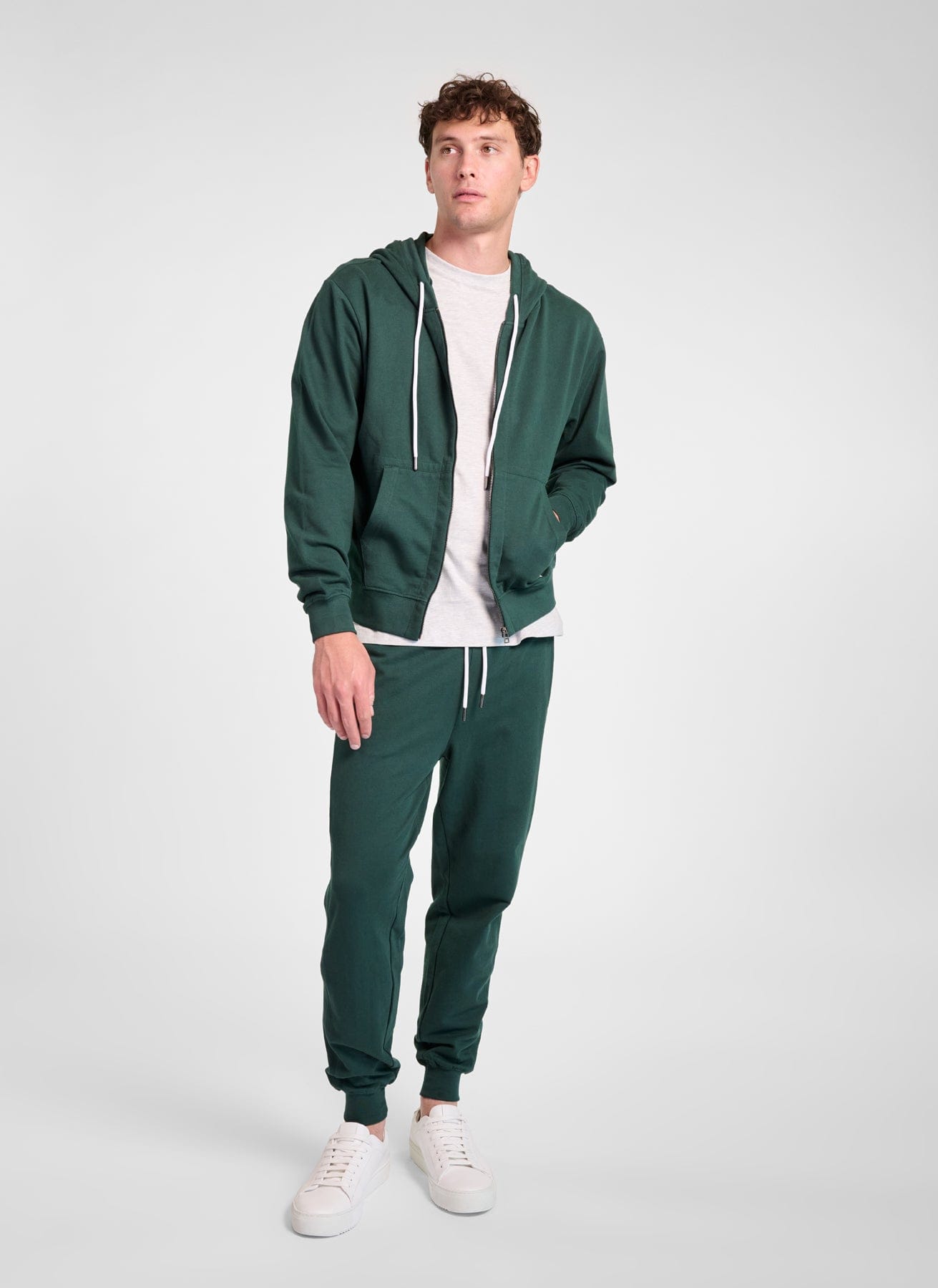 FOUNDATION JOGGER product photo