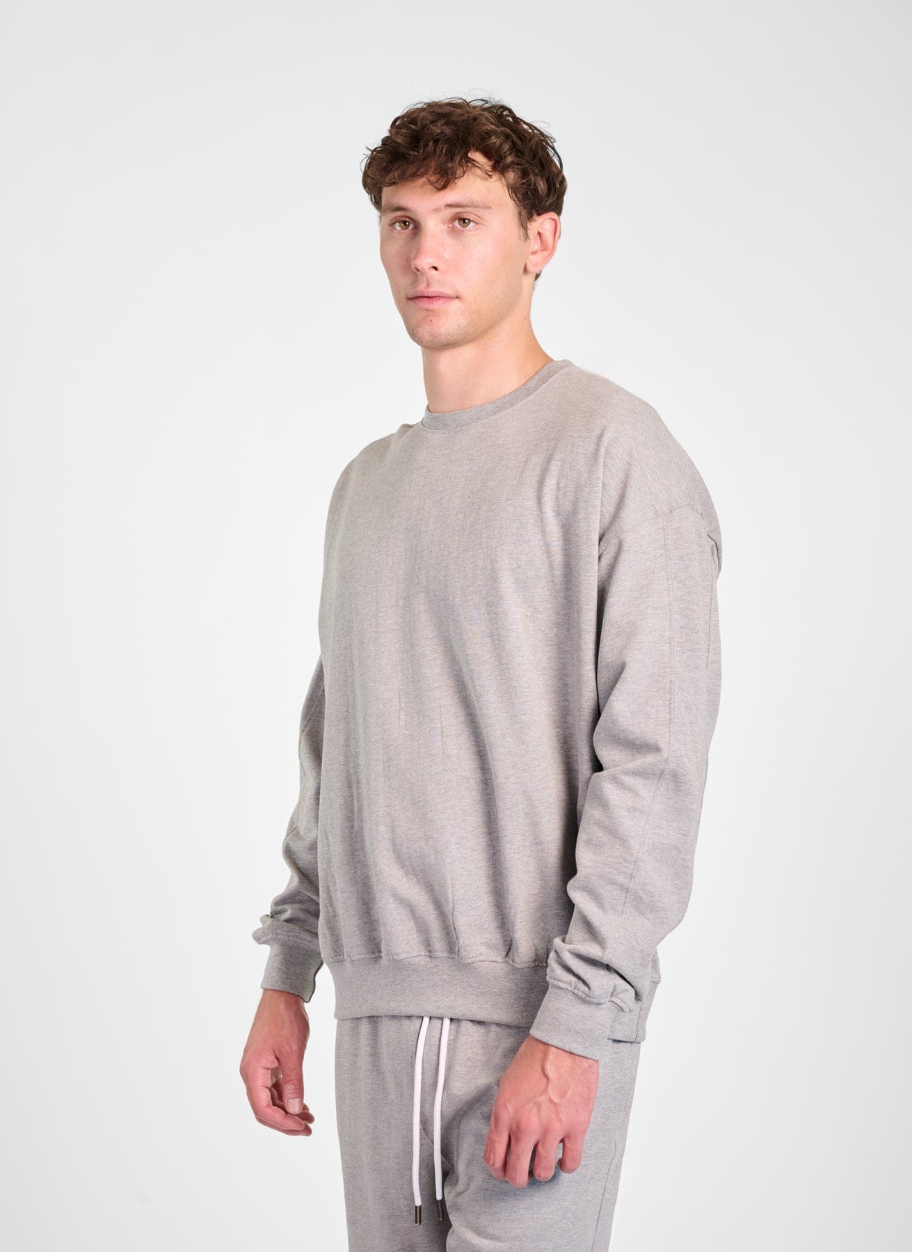LEGACY OVERSIZED CREWNECK product photo